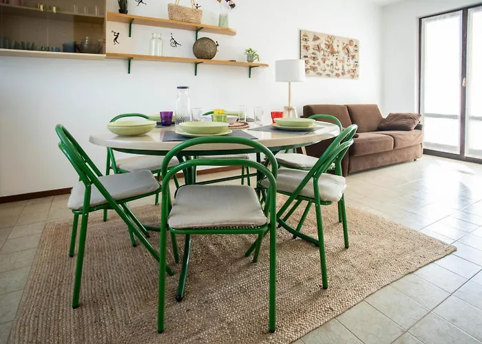 Welcome Traveller Charm Costabella
