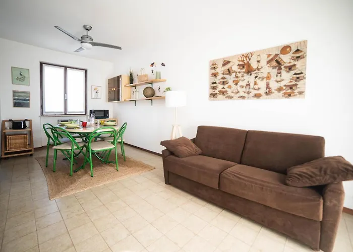 Welcome Traveller Charm Costabella